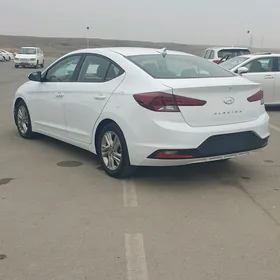 Hyundai Elantra 2019