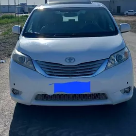 Toyota Sienna 2011