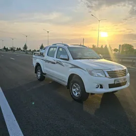 Toyota Hilux 2015