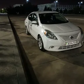 Nissan Versa 2011