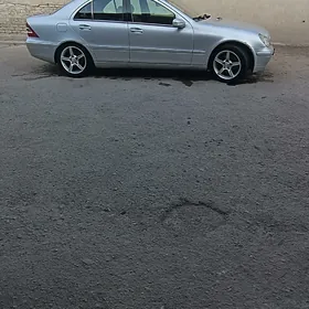 Mercedes-Benz C320 2001