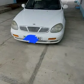 Daewoo Leganza 1998