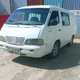 Toyota Hiace 1999