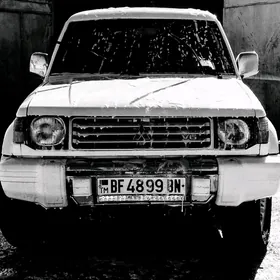 Mitsubishi Pajero 1993