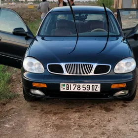 Daewoo Leganza 1999