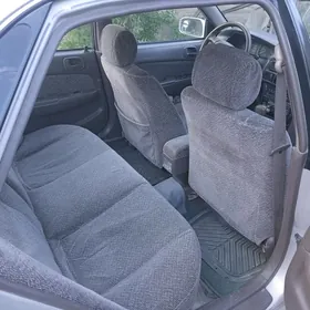 Toyota Sprinter 1995