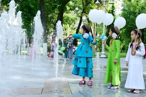 Песни, танцы, цирк и кино: Туркменистан готовится ко Дню защиты детей