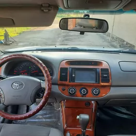 Toyota Camry 2004