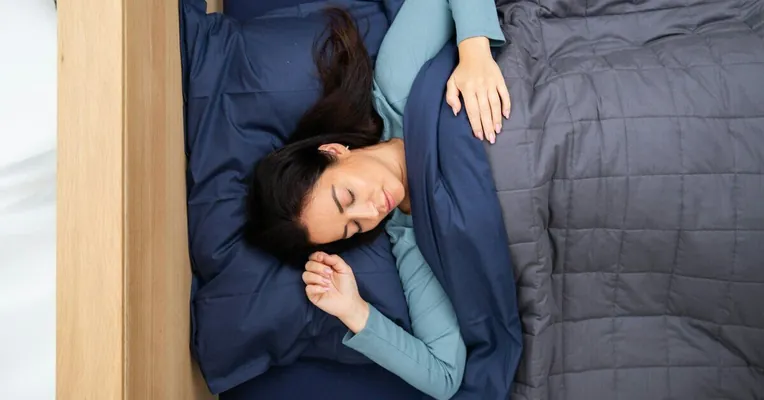 Сон не выводит токсины из мозга: новое исследование