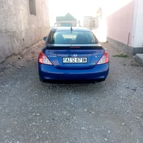 Nissan Versa 2012