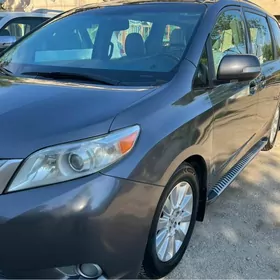 Toyota Sienna 2012