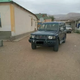 Mitsubishi Pajero 1999