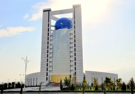 МИД: Туркменистан готов помочь в поисках попавшего в аварию вертолета президента Ирана