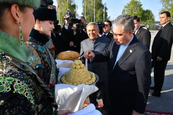 Gurbanguly Berdimuhamedow Tatarystanyň Baştutanyna myhmansöýerligi üçin minnetdarlyk bildirdi
