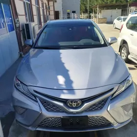 Toyota Camry 2020