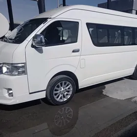 Toyota Hiace 2014