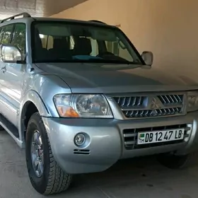 Mitsubishi Pajero 2005