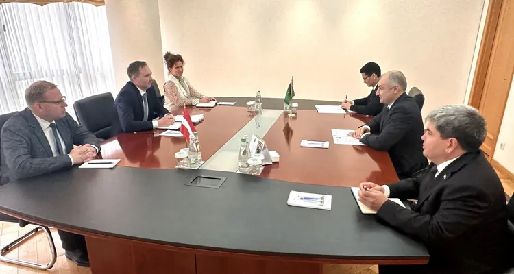 В МИД Туркменистана прошла встреча с послом Латвии
