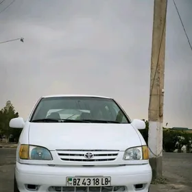 Toyota Sienna 2002
