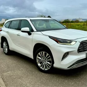 Toyota Highlander 2021