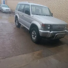 Mitsubishi Pajero 1995