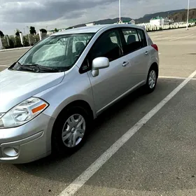 Nissan Versa 2012