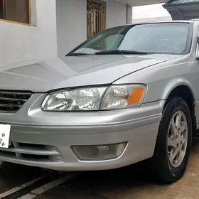 Toyota Camry 2000