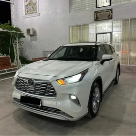 Toyota Highlander 2020