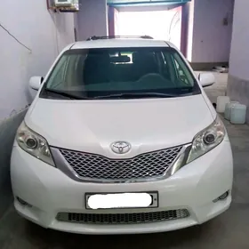 Toyota Sienna 2012