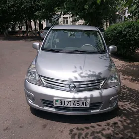 Nissan Tiida 2010