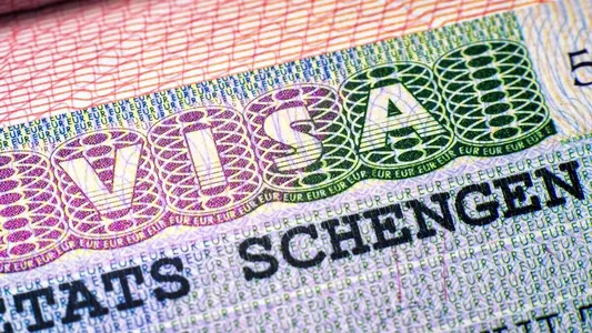 Шенгенская виза с июня подорожает на 12,5%