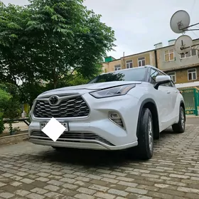 Toyota Highlander 2022