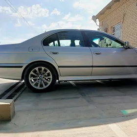 BMW E39 2000