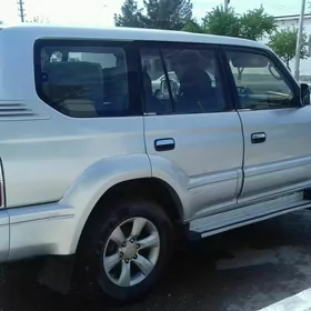 Toyota Land Cruiser Prado 2001