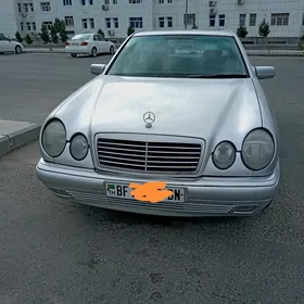 Mercedes-Benz E320 1996