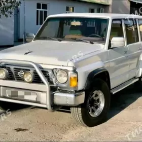 Nissan Patrol 1992