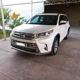 Toyota Highlander 2018