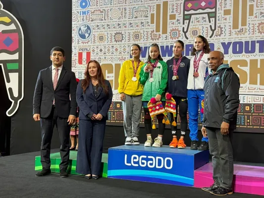 Türkmenistandan ýaş agyr atletikaçy Perudaky ýetginjekleriň dünýä çempionatynda kümüş medal aldy