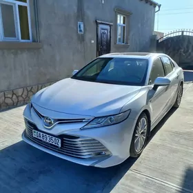 Toyota Camry 2021