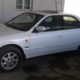 Toyota Camry 1999