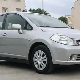 Nissan Tiida 2007