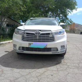 Toyota Highlander 2016