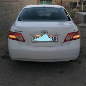 Toyota Camry 2011