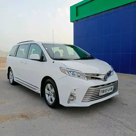 Toyota Sienna 2011