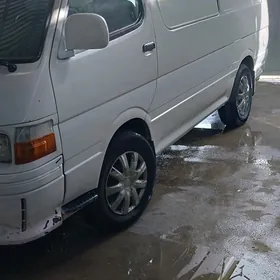 Toyota Hiace 2004