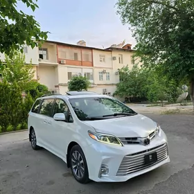 Toyota Sienna 2019