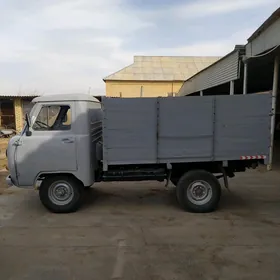 UAZ 452 1986