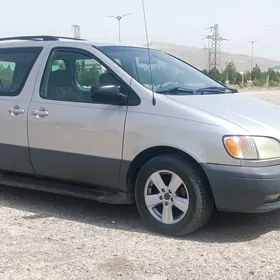 Toyota Sienna 2002