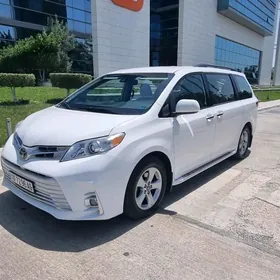 Toyota Sienna 2018