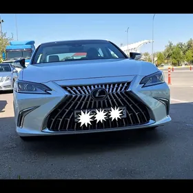 Lexus ES 350 2022